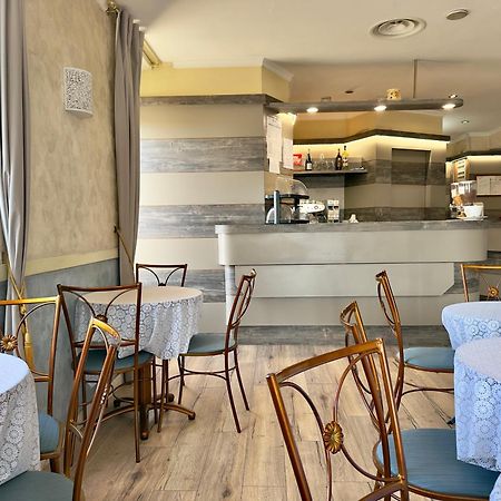 Hotel Laura Rom Eksteriør billede