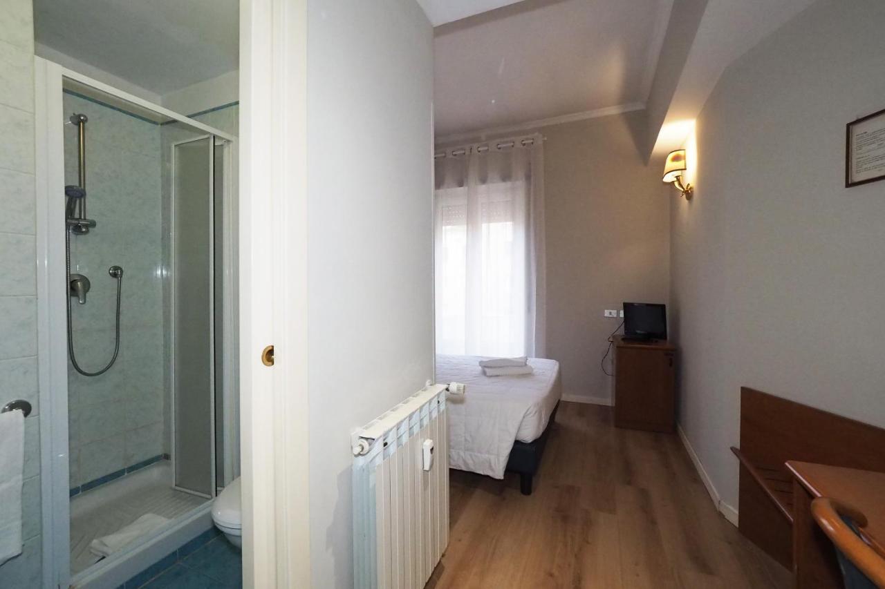 Hotel Laura Rom Eksteriør billede