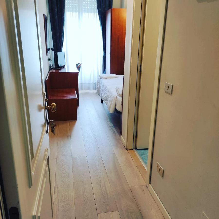Hotel Laura Rom Eksteriør billede