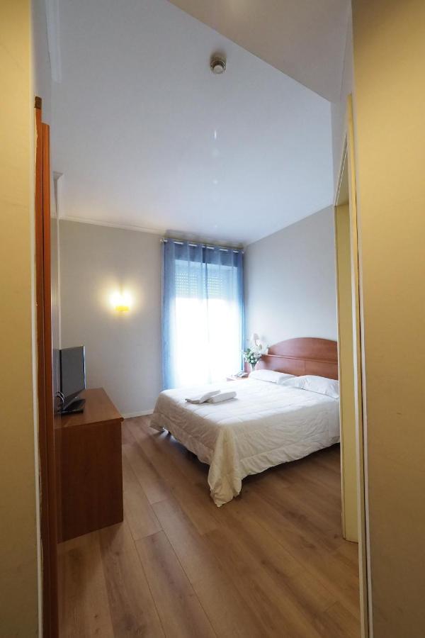 Hotel Laura Rom Eksteriør billede