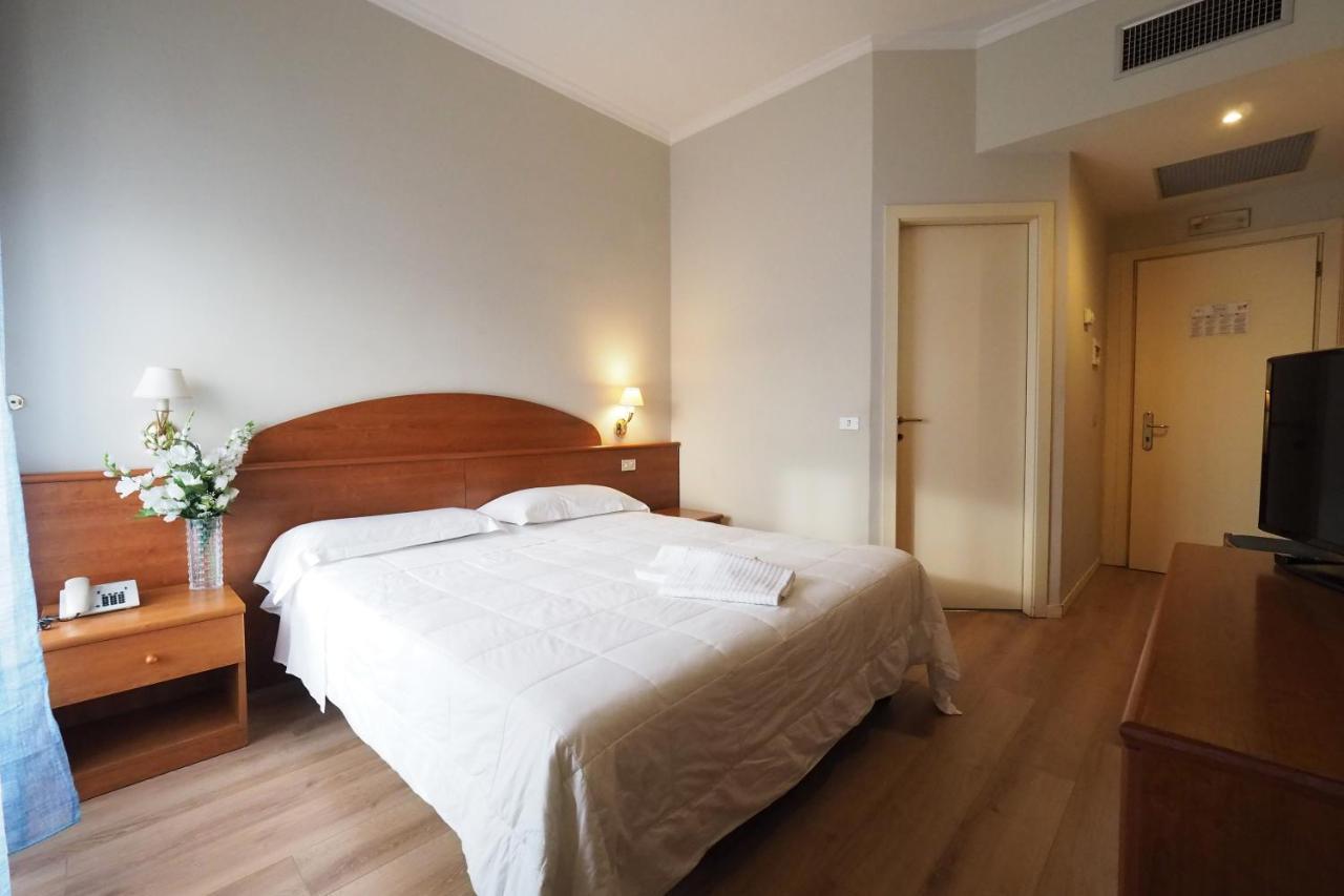 Hotel Laura Rom Eksteriør billede